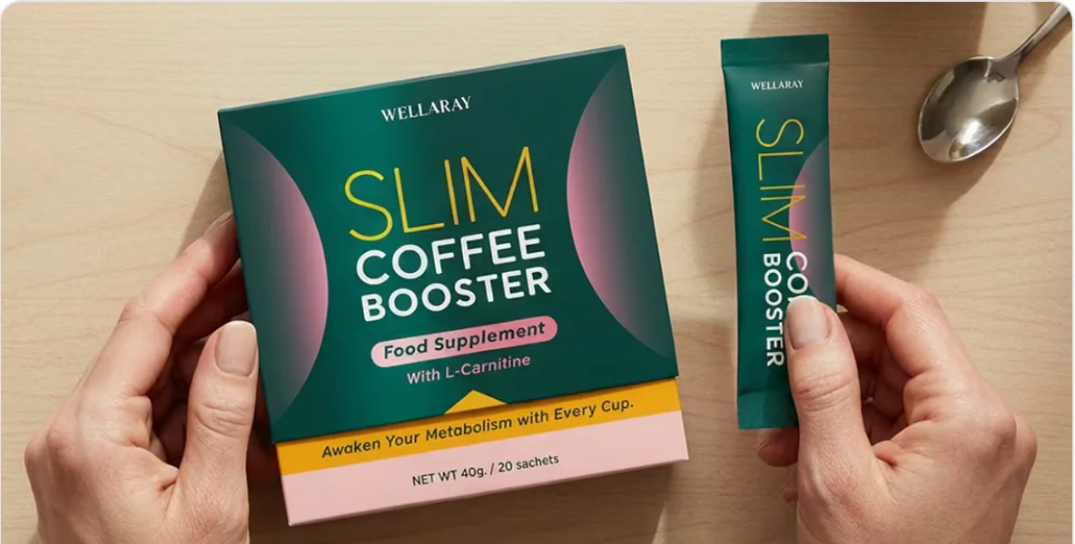 Wellaray Slim Coffee Booster Verpackung mit Portionsstick und Löffel auf einem Holztisch